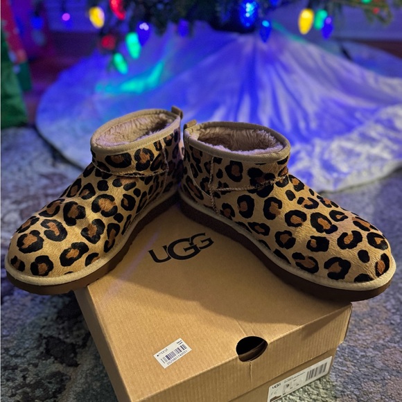 Ugg Ultra Mini Classic Boot Spotty - Picture 4 of 10